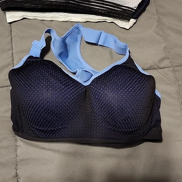 Lot of Victoria secret bras - Picture 8 of 12